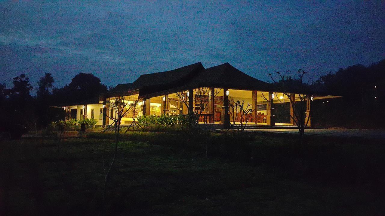 Phu Chom Mork Resort Sangkhla Buri Exterior foto